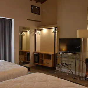 Hr Bedrooms In Florencia